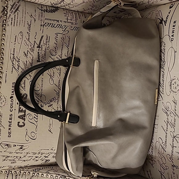 Weekender Bag - Picture 2 of 6